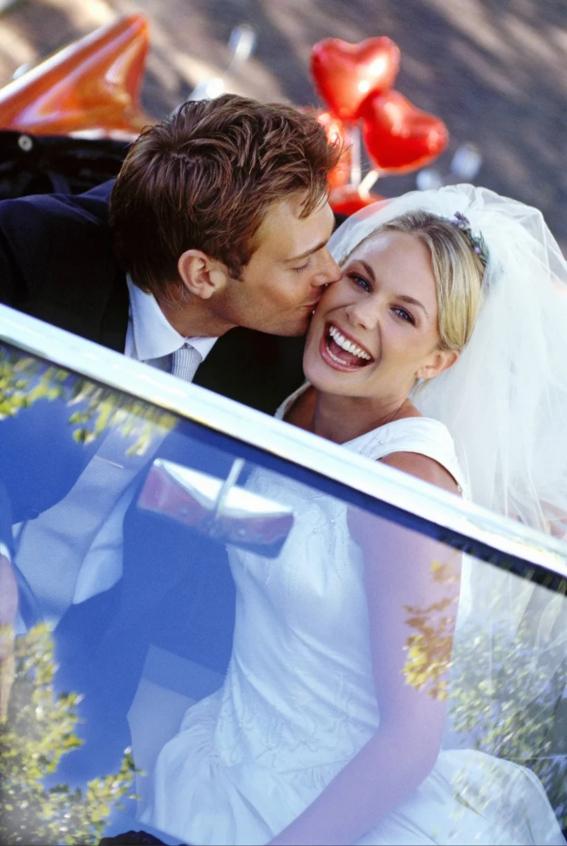 couple-weeding-limo